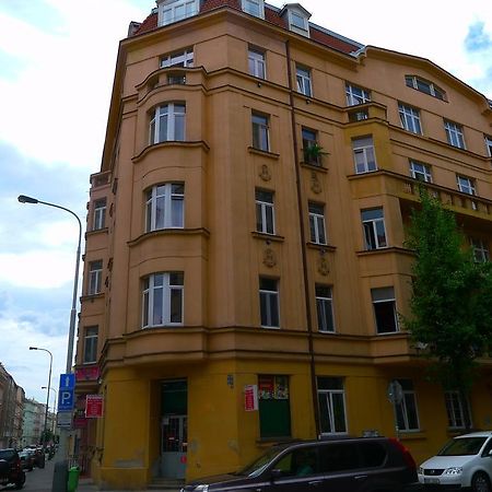 Апартаменты Большая комната для 2+1 в центре Праги Прага Экстерьер фото